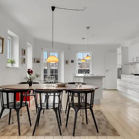 בית נופש Lovely In With Kitchen *